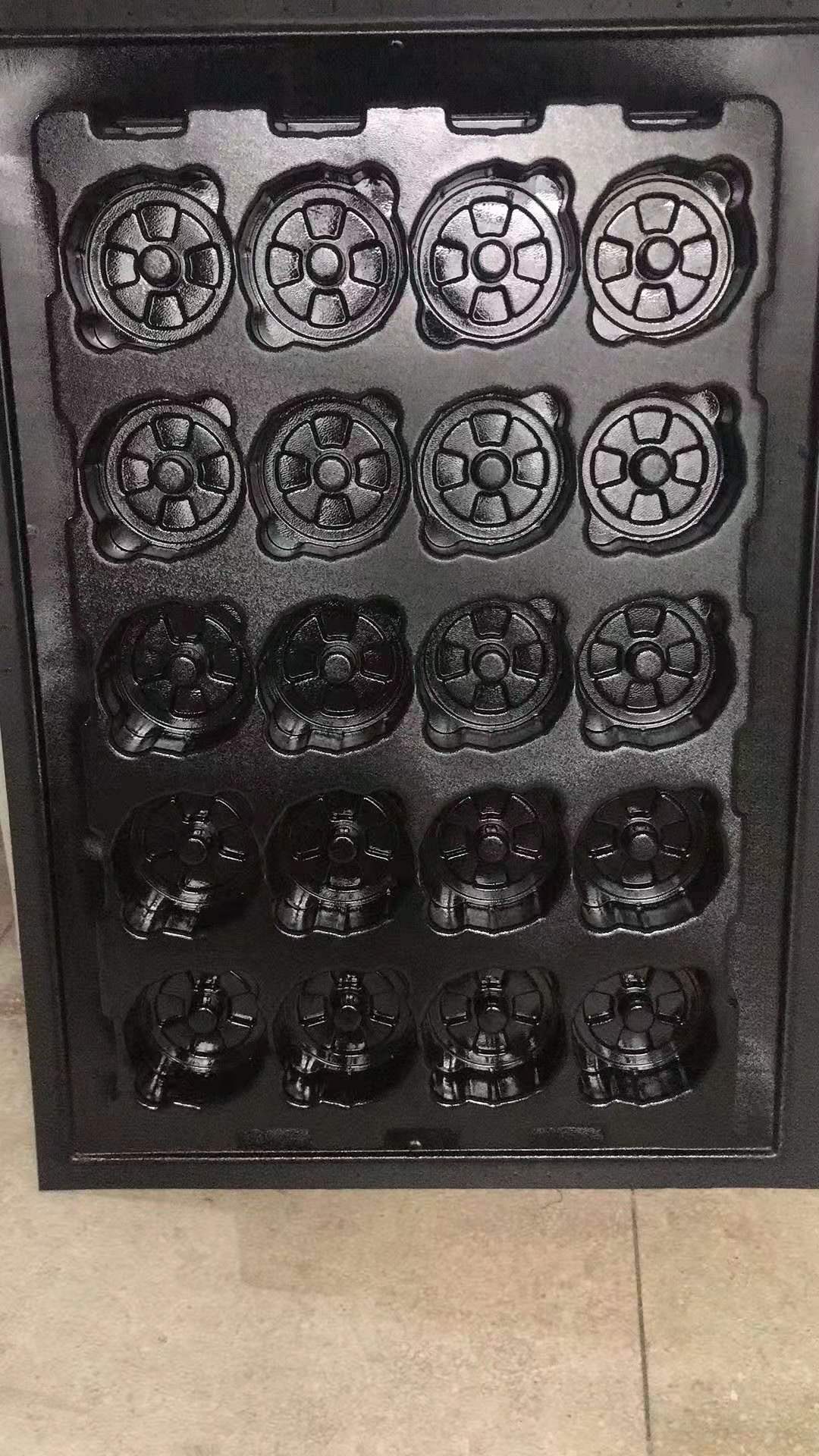 上海吸塑厂家的厚片吸塑托盘